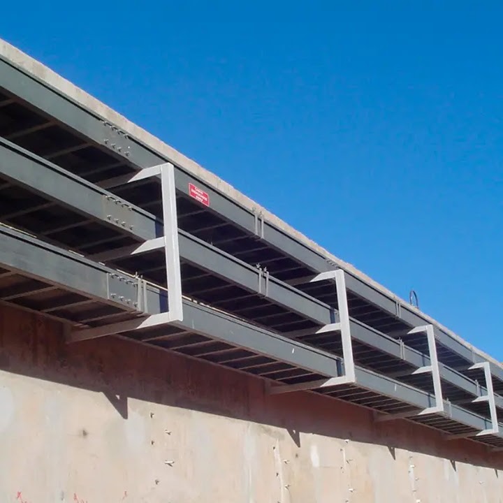 Fiberglass cable tray system