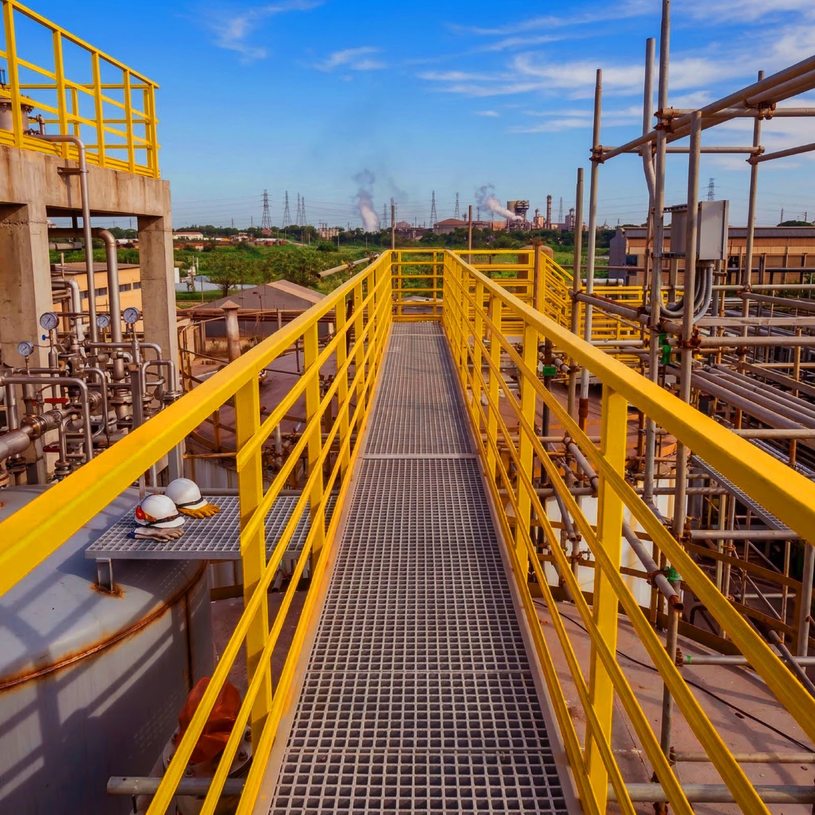 Floor gratings in an industrial environment